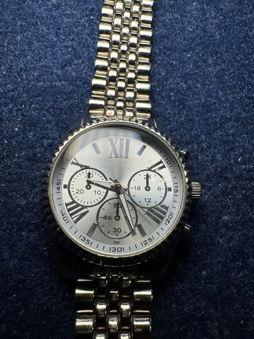 Accutime Watch Corp WM042615 1115 (needs battery)